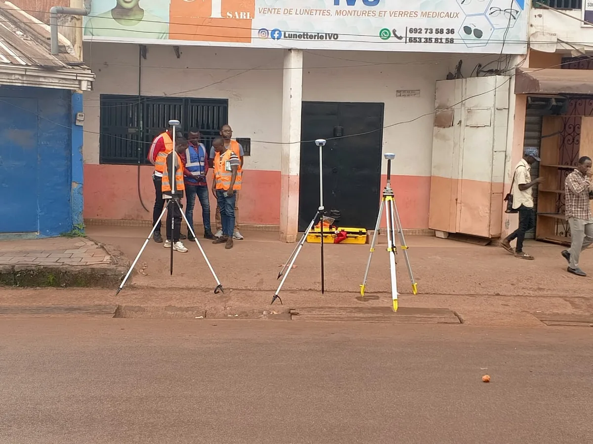 Customer office display with TOKNAV equipment