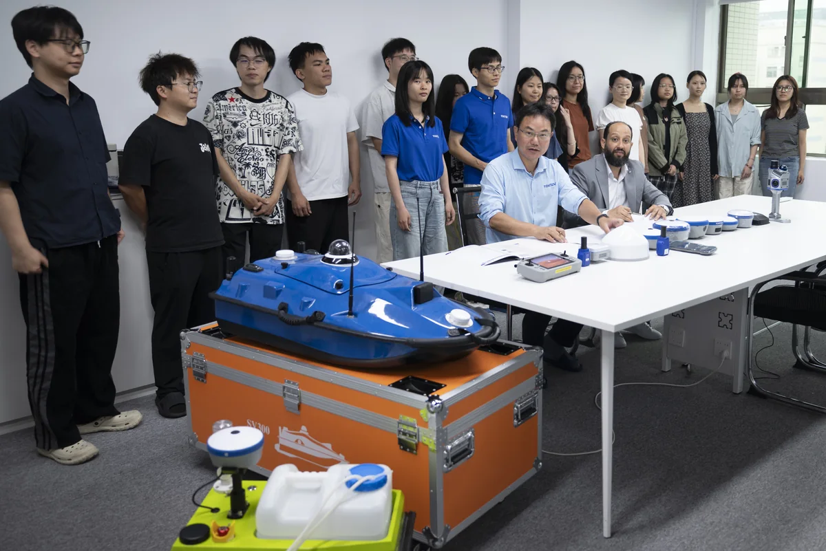Customers visiting TOKNAV product demo room