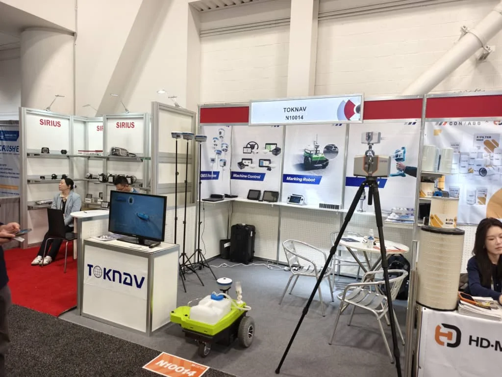 TOKNAV product display at overseas exhibition
