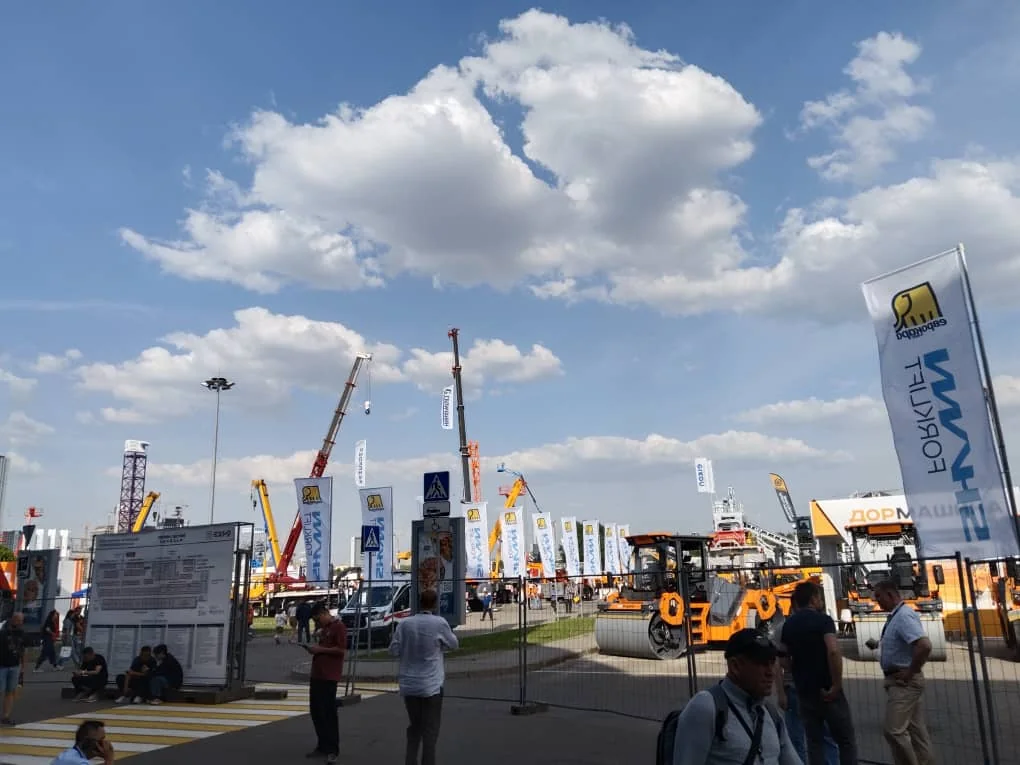 TOKNAV booth at Russia CTT Expo outdoor area